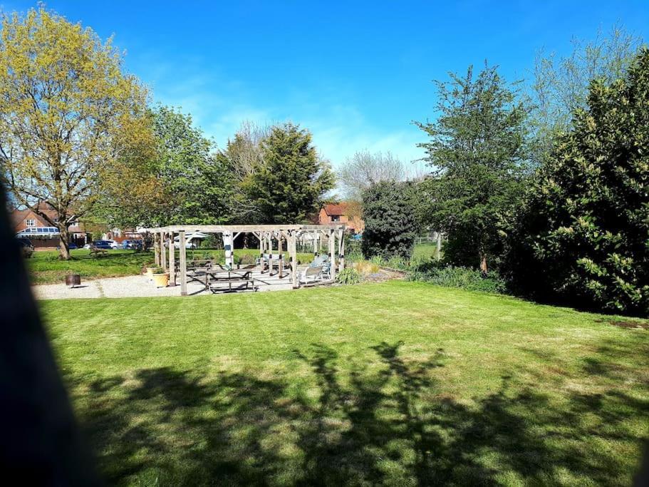 Host & Stay - Clara Cottage Bretforton Bagian luar foto