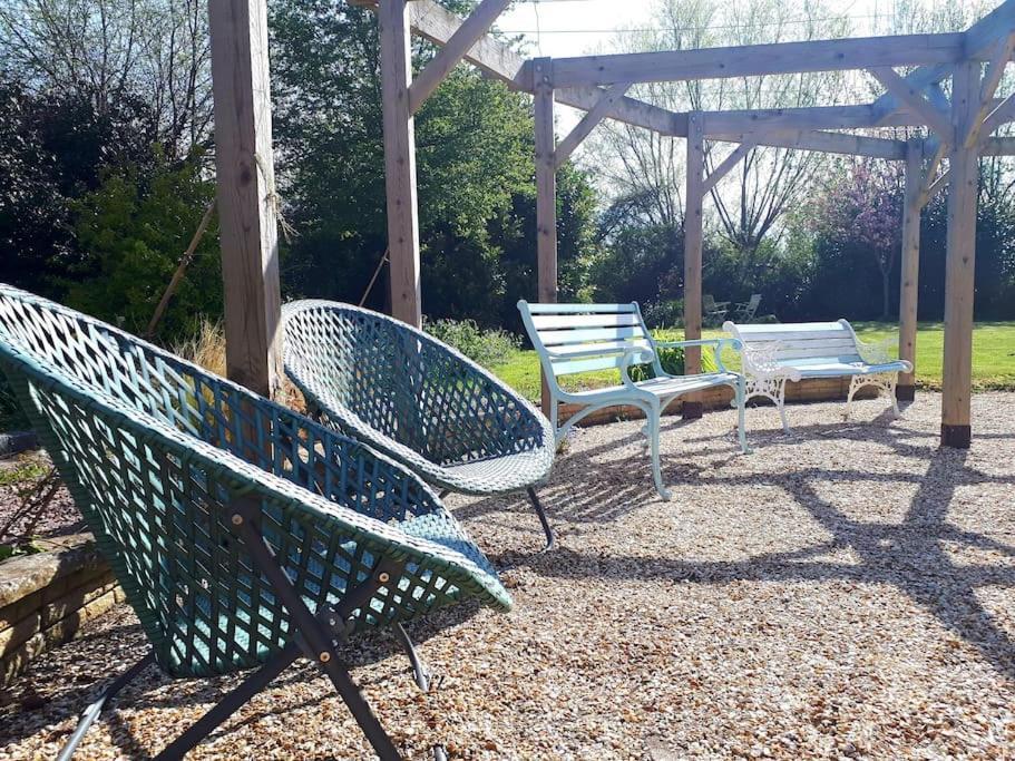 Host & Stay - Clara Cottage Bretforton Bagian luar foto